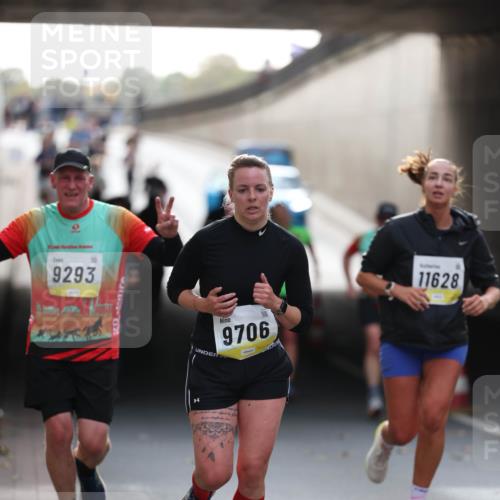 05.10.2025 - 20. swb-Marathon Bremen Michael Strokosch http://msf.ph/oto/9211254 05.10.2025 10:43:07 Laufen 9293, 9706, 11628, 8 meine-sportfotos.de