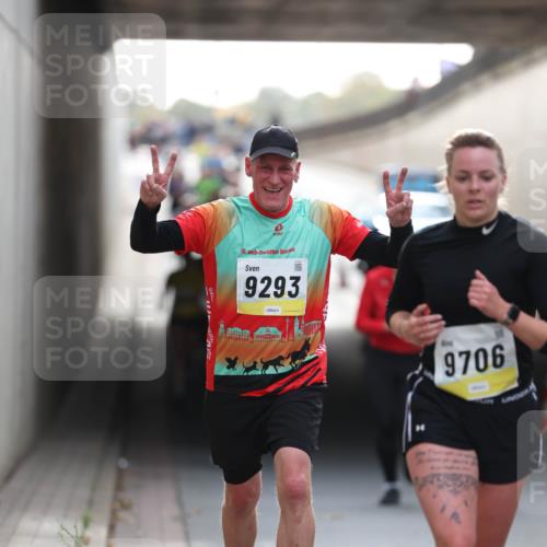 05.10.2025 - 20. swb-Marathon Bremen Michael Strokosch http://msf.ph/oto/9211257 05.10.2025 10:43:08 Laufen 0, 9293, 9706 meine-sportfotos.de