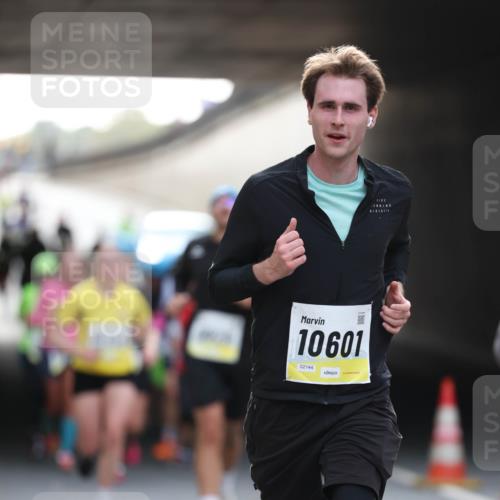 05.10.2025 - 20. swb-Marathon Bremen Michael Strokosch http://msf.ph/oto/9211273 05.10.2025 10:43:15 Laufen 10601, 02144 meine-sportfotos.de