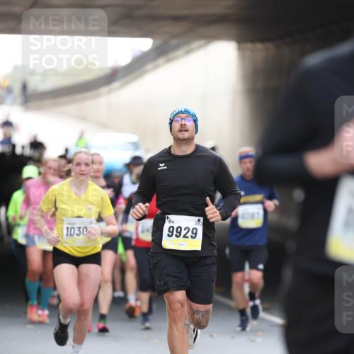 05.10.2025 - 20. swb-Marathon Bremen Michael Strokosch http://msf.ph/oto/9211274 05.10.2025 10:43:16 Laufen 1030, 9929 meine-sportfotos.de