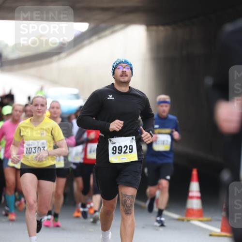 05.10.2025 - 20. swb-Marathon Bremen Michael Strokosch http://msf.ph/oto/9211275 05.10.2025 10:43:17 Laufen 10303, 9929 meine-sportfotos.de