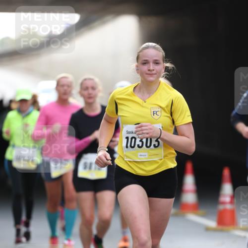 05.10.2025 - 20. swb-Marathon Bremen Michael Strokosch http://msf.ph/oto/9211282 05.10.2025 10:43:20 Laufen 10303 meine-sportfotos.de