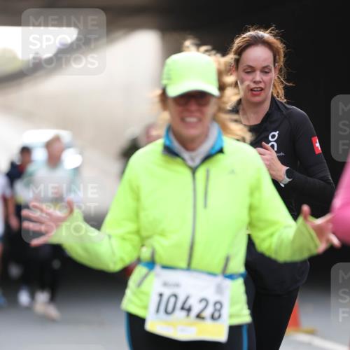 05.10.2025 - 20. swb-Marathon Bremen Michael Strokosch http://msf.ph/oto/9211293 05.10.2025 10:43:24 Laufen 10428 meine-sportfotos.de