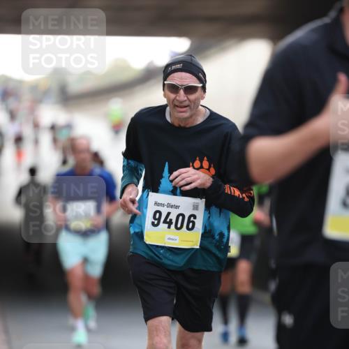 05.10.2025 - 20. swb-Marathon Bremen Michael Strokosch http://msf.ph/oto/9211310 05.10.2025 10:43:32 Laufen 9406 meine-sportfotos.de