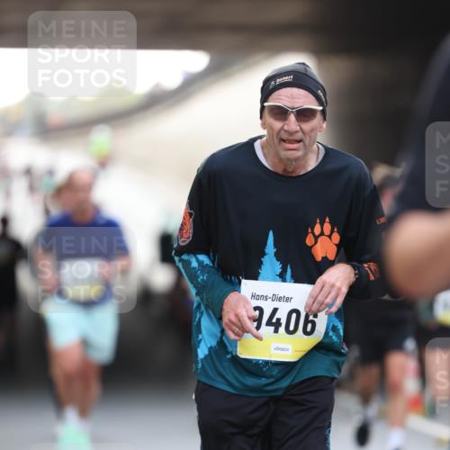 05.10.2025 - 20. swb-Marathon Bremen Michael Strokosch http://msf.ph/oto/9211312 05.10.2025 10:43:32 Laufen 3406 meine-sportfotos.de