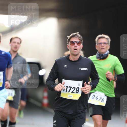 05.10.2025 - 20. swb-Marathon Bremen Michael Strokosch http://msf.ph/oto/9211316 05.10.2025 10:43:35 Laufen 1729, 9478 meine-sportfotos.de