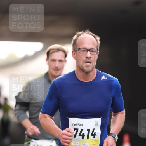 05.10.2025 - 20. swb-Marathon Bremen Michael Strokosch http://msf.ph/oto/9211321 05.10.2025 10:43:37 Laufen 11605, 7414, 02314 meine-sportfotos.de