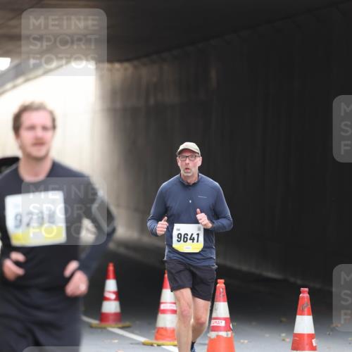 05.10.2025 - 20. swb-Marathon Bremen Michael Strokosch http://msf.ph/oto/9211331 05.10.2025 10:43:42 Laufen 9298, 9641 meine-sportfotos.de