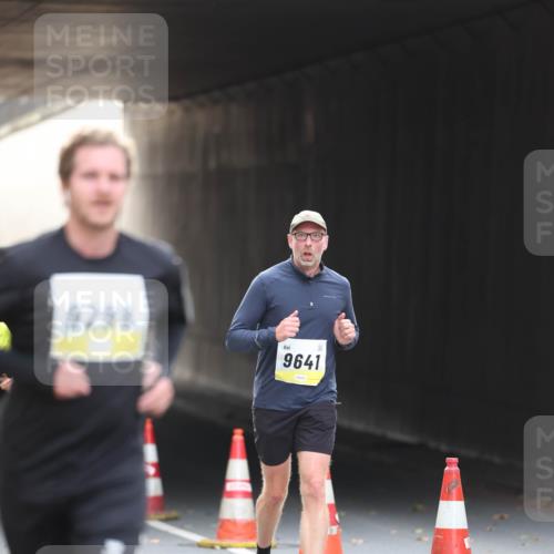05.10.2025 - 20. swb-Marathon Bremen Michael Strokosch http://msf.ph/oto/9211332 05.10.2025 10:43:42 Laufen 9298, 9641 meine-sportfotos.de