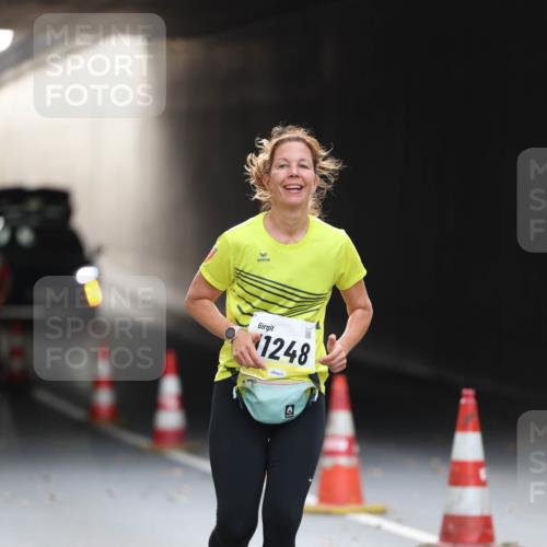 05.10.2025 - 20. swb-Marathon Bremen Michael Strokosch http://msf.ph/oto/9211341 05.10.2025 10:43:46 Laufen 1248 meine-sportfotos.de