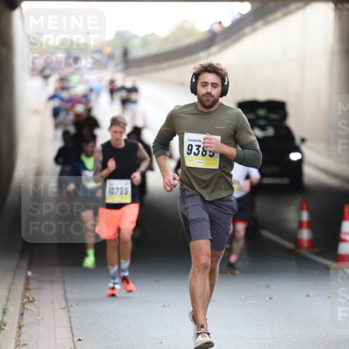 05.10.2025 - 20. swb-Marathon Bremen Michael Strokosch http://msf.ph/oto/9211346 05.10.2025 10:43:51 Laufen 10799, 9385 meine-sportfotos.de