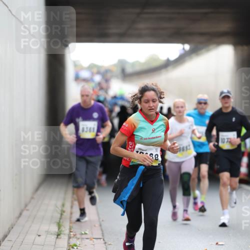 05.10.2025 - 20. swb-Marathon Bremen Michael Strokosch http://msf.ph/oto/9211474 05.10.2025 10:44:57 Laufen 8361, 20, 100, 58 meine-sportfotos.de