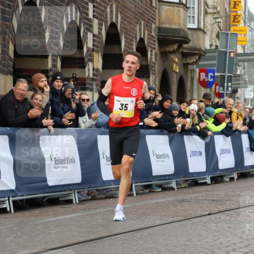 05.10.2025 - 20. swb-Marathon Bremen Strokosch-Dieckow http://msf.ph/oto/9219251 05.10.2025 10:27:07 Ziel 35 meine-sportfotos.de