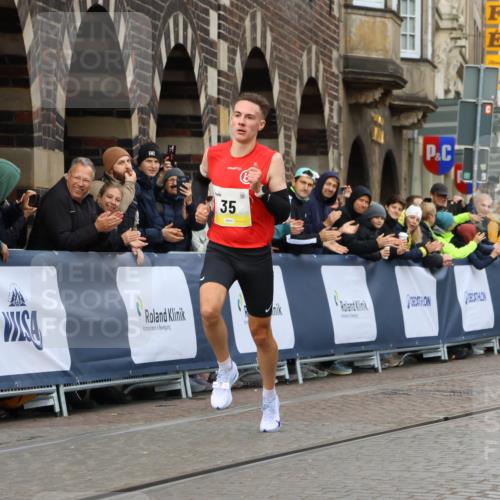 05.10.2025 - 20. swb-Marathon Bremen Strokosch-Dieckow http://msf.ph/oto/9219259 05.10.2025 10:27:07 Ziel 35 meine-sportfotos.de