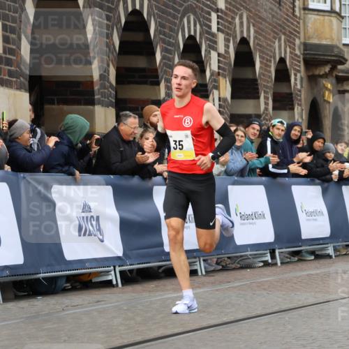 05.10.2025 - 20. swb-Marathon Bremen Strokosch-Dieckow http://msf.ph/oto/9219274 05.10.2025 10:27:07 Ziel 35 meine-sportfotos.de