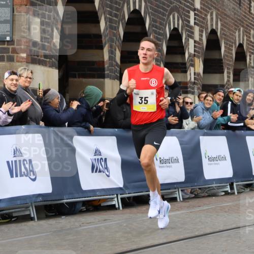 05.10.2025 - 20. swb-Marathon Bremen Strokosch-Dieckow http://msf.ph/oto/9219283 05.10.2025 10:27:07 Ziel 35 meine-sportfotos.de