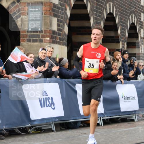 05.10.2025 - 20. swb-Marathon Bremen Strokosch-Dieckow http://msf.ph/oto/9219295 05.10.2025 10:27:07 Ziel 35 meine-sportfotos.de