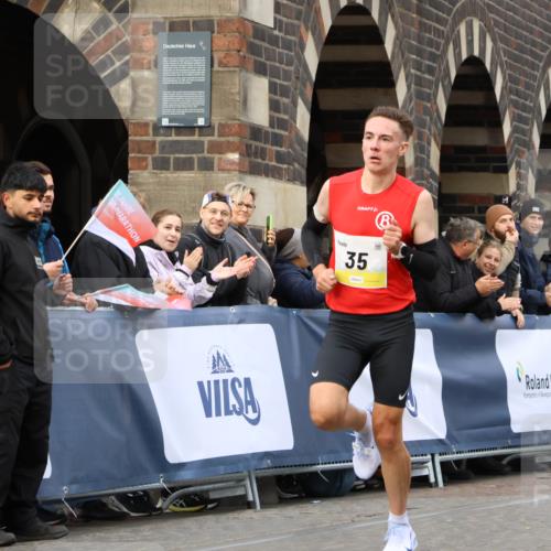 05.10.2025 - 20. swb-Marathon Bremen Strokosch-Dieckow http://msf.ph/oto/9219299 05.10.2025 10:27:07 Ziel 35 meine-sportfotos.de