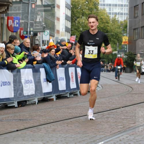 05.10.2025 - 20. swb-Marathon Bremen Strokosch-Dieckow http://msf.ph/oto/9219312 05.10.2025 10:28:22 Ziel 2, 33 meine-sportfotos.de