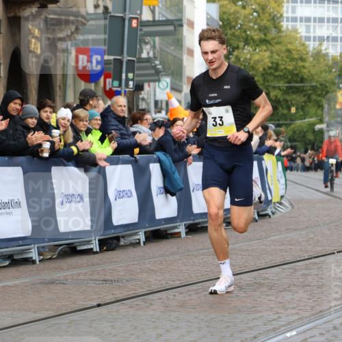 05.10.2025 - 20. swb-Marathon Bremen Strokosch-Dieckow http://msf.ph/oto/9219330 05.10.2025 10:28:22 Ziel 2, 33 meine-sportfotos.de