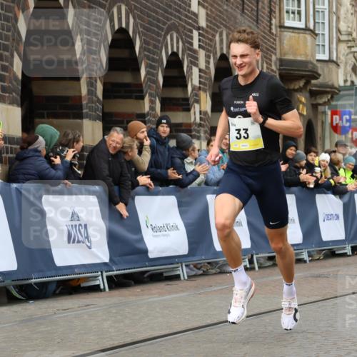 05.10.2025 - 20. swb-Marathon Bremen Strokosch-Dieckow http://msf.ph/oto/9219336 05.10.2025 10:28:23 Ziel 2, 33 meine-sportfotos.de