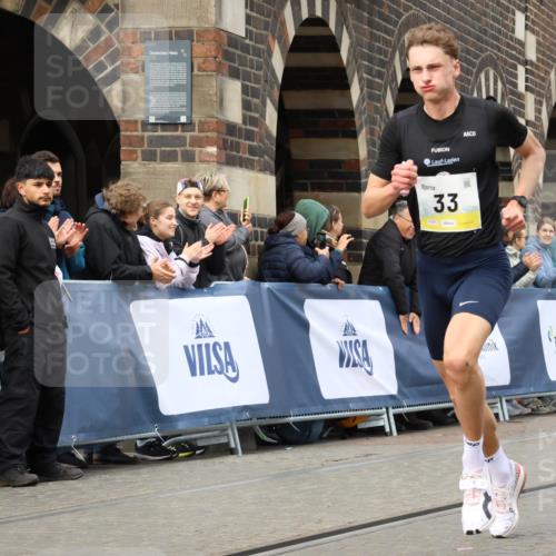 05.10.2025 - 20. swb-Marathon Bremen Strokosch-Dieckow http://msf.ph/oto/9219354 05.10.2025 10:28:24 Ziel 2, 33 meine-sportfotos.de