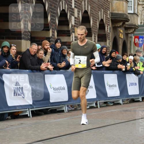 05.10.2025 - 20. swb-Marathon Bremen Strokosch-Dieckow http://msf.ph/oto/9219376 05.10.2025 10:28:32 Ziel 2 meine-sportfotos.de