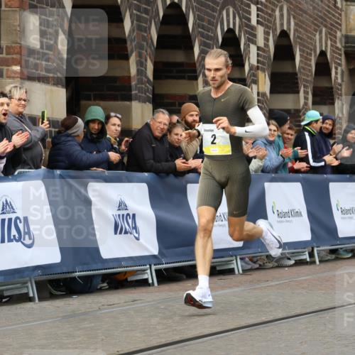 05.10.2025 - 20. swb-Marathon Bremen Strokosch-Dieckow http://msf.ph/oto/9219387 05.10.2025 10:28:32 Ziel 2 meine-sportfotos.de