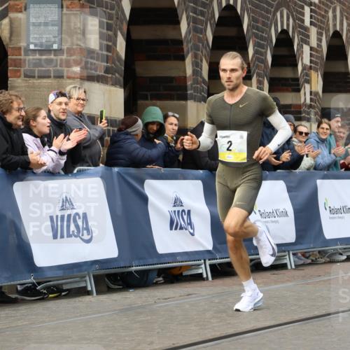 05.10.2025 - 20. swb-Marathon Bremen Strokosch-Dieckow http://msf.ph/oto/9219395 05.10.2025 10:28:32 Ziel 2 meine-sportfotos.de