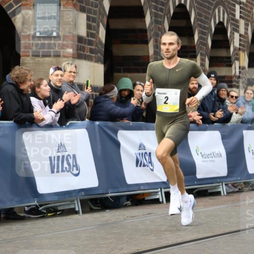 05.10.2025 - 20. swb-Marathon Bremen Strokosch-Dieckow http://msf.ph/oto/9219398 05.10.2025 10:28:32 Ziel 2 meine-sportfotos.de
