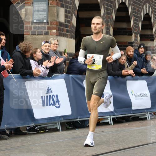 05.10.2025 - 20. swb-Marathon Bremen Strokosch-Dieckow http://msf.ph/oto/9219406 05.10.2025 10:28:32 Ziel 2 meine-sportfotos.de