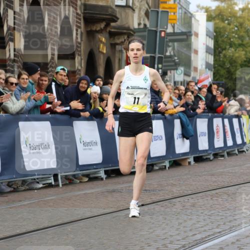 05.10.2025 - 20. swb-Marathon Bremen Strokosch-Dieckow http://msf.ph/oto/9219450 05.10.2025 10:30:15 Ziel 11 meine-sportfotos.de