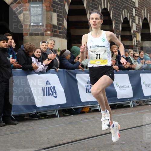 05.10.2025 - 20. swb-Marathon Bremen Strokosch-Dieckow http://msf.ph/oto/9219476 05.10.2025 10:30:16 Ziel 11 meine-sportfotos.de