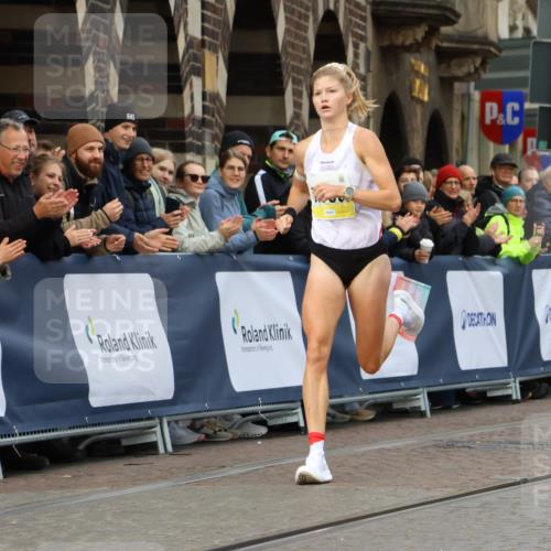 05.10.2025 - 20. swb-Marathon Bremen Strokosch-Dieckow http://msf.ph/oto/9219503 05.10.2025 10:30:49 Ziel  meine-sportfotos.de