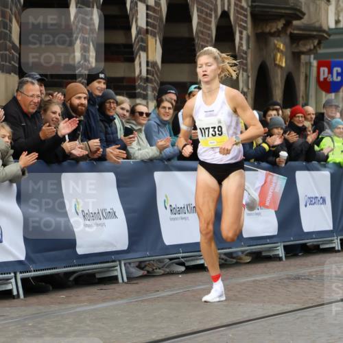 05.10.2025 - 20. swb-Marathon Bremen Strokosch-Dieckow http://msf.ph/oto/9219508 05.10.2025 10:30:49 Ziel  meine-sportfotos.de