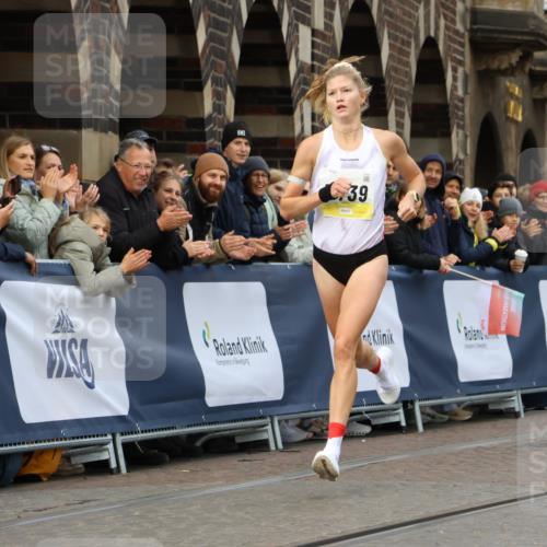 05.10.2025 - 20. swb-Marathon Bremen Strokosch-Dieckow http://msf.ph/oto/9219523 05.10.2025 10:30:50 Ziel  meine-sportfotos.de