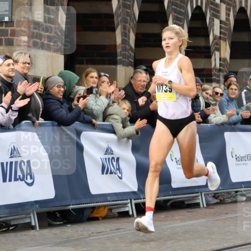 05.10.2025 - 20. swb-Marathon Bremen Strokosch-Dieckow http://msf.ph/oto/9219548 05.10.2025 10:30:50 Ziel  meine-sportfotos.de