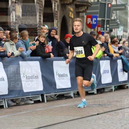 05.10.2025 - 20. swb-Marathon Bremen Strokosch-Dieckow http://msf.ph/oto/9220025 05.10.2025 10:32:49 Ziel 9996 meine-sportfotos.de