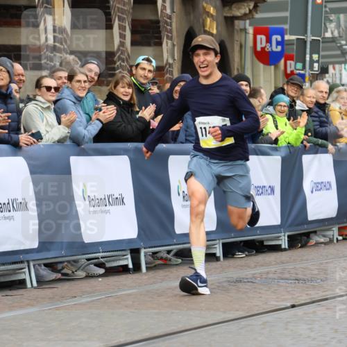 05.10.2025 - 20. swb-Marathon Bremen Strokosch-Dieckow http://msf.ph/oto/9220435 05.10.2025 10:35:14 Ziel 11443 meine-sportfotos.de