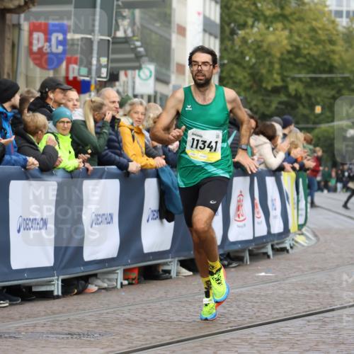 05.10.2025 - 20. swb-Marathon Bremen Strokosch-Dieckow http://msf.ph/oto/9220489 05.10.2025 10:35:29 Ziel 9340, 9697, 10538, 11341 meine-sportfotos.de