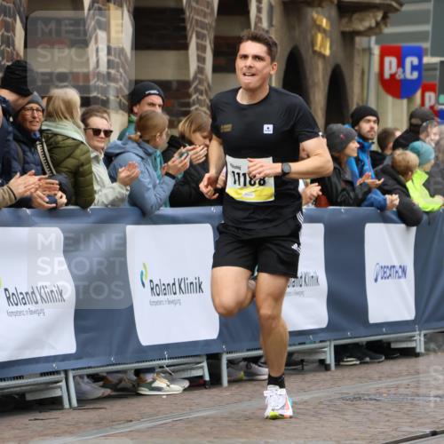 05.10.2025 - 20. swb-Marathon Bremen Strokosch-Dieckow http://msf.ph/oto/9220639 05.10.2025 10:36:08 Ziel 11188 meine-sportfotos.de