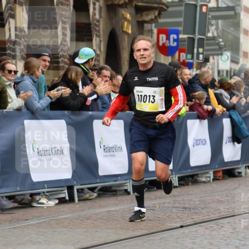 05.10.2025 - 20. swb-Marathon Bremen Strokosch-Dieckow http://msf.ph/oto/9220654 05.10.2025 10:36:22 Ziel 11013, 11185, 11687 meine-sportfotos.de