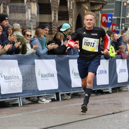05.10.2025 - 20. swb-Marathon Bremen Strokosch-Dieckow http://msf.ph/oto/9220663 05.10.2025 10:36:22 Ziel 11013, 11185, 11687 meine-sportfotos.de
