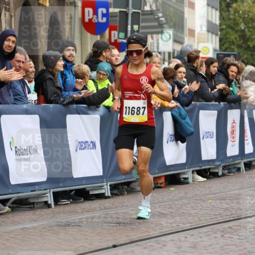 05.10.2025 - 20. swb-Marathon Bremen Strokosch-Dieckow http://msf.ph/oto/9220691 05.10.2025 10:36:29 Ziel 9527, 11185, 11687 meine-sportfotos.de