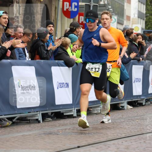 05.10.2025 - 20. swb-Marathon Bremen Strokosch-Dieckow http://msf.ph/oto/9220793 05.10.2025 10:36:48 Ziel 9429, 9833, 10425 meine-sportfotos.de