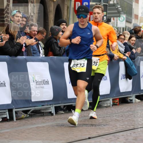 05.10.2025 - 20. swb-Marathon Bremen Strokosch-Dieckow http://msf.ph/oto/9220816 05.10.2025 10:36:48 Ziel 9429, 9833, 10425 meine-sportfotos.de