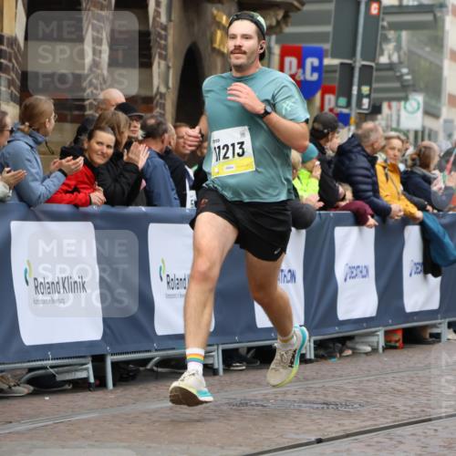 05.10.2025 - 20. swb-Marathon Bremen Strokosch-Dieckow http://msf.ph/oto/9220936 05.10.2025 10:37:17 Ziel 9565, 10704, 11213 meine-sportfotos.de
