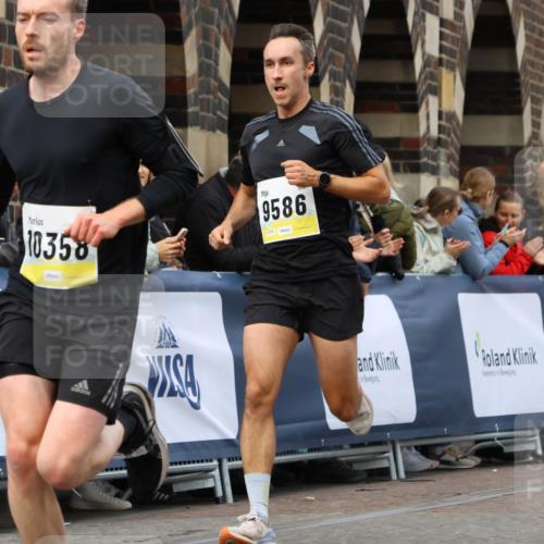 05.10.2025 - 20. swb-Marathon Bremen Strokosch-Dieckow http://msf.ph/oto/9221122 05.10.2025 10:37:31 Ziel 9586, 10358, 11021 meine-sportfotos.de