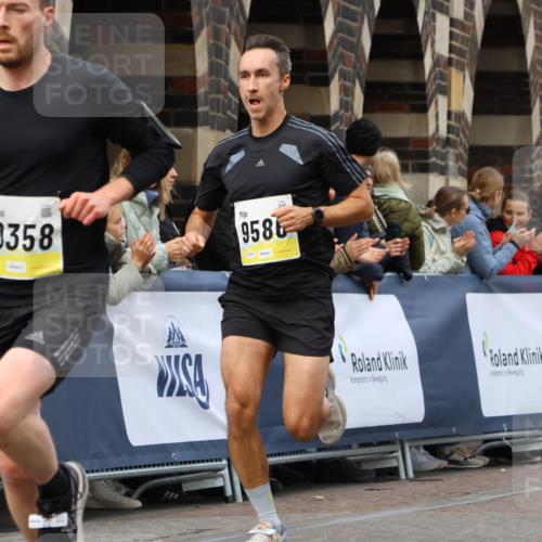 05.10.2025 - 20. swb-Marathon Bremen Strokosch-Dieckow http://msf.ph/oto/9221125 05.10.2025 10:37:31 Ziel 9586, 10358, 11021 meine-sportfotos.de
