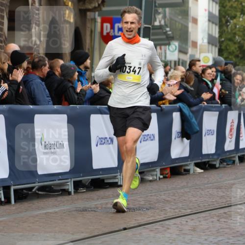 05.10.2025 - 20. swb-Marathon Bremen Strokosch-Dieckow http://msf.ph/oto/9221135 05.10.2025 10:37:41 Ziel 10347, 10501, 11176 meine-sportfotos.de